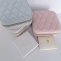 Your Surprise Gift Valued From 26€ & Jewelry Box