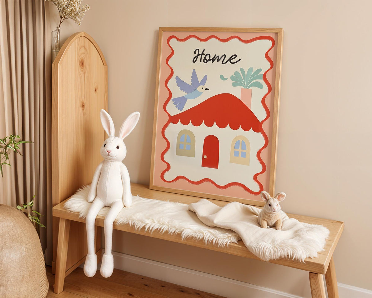 Poster Kinderzimmer Haus · Home mit Vogel & Pflanze · Liebevolles Wandbild · Sanfte Farben · Deko Print ohne Rahmen